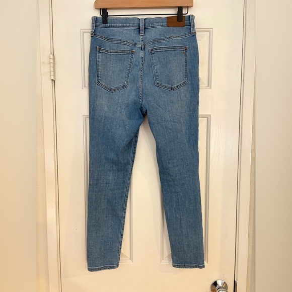 Madewell High-Rise Roadtripper Jeggings in Keele Wash: Knee-Rip Edition size 29P - Picture 4 of 5